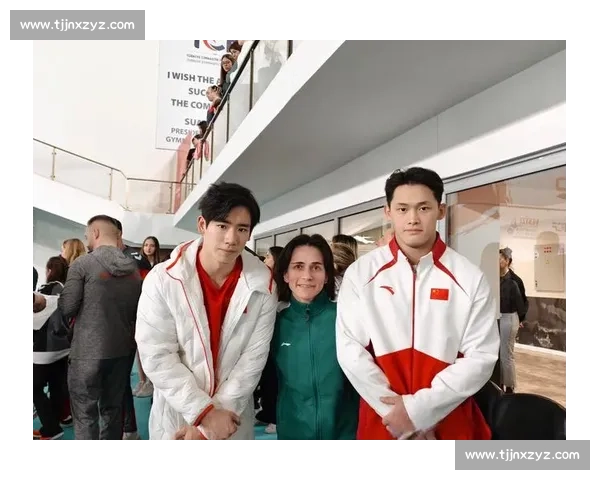 张博恒社媒晒银:路灯下的路,通向新周期